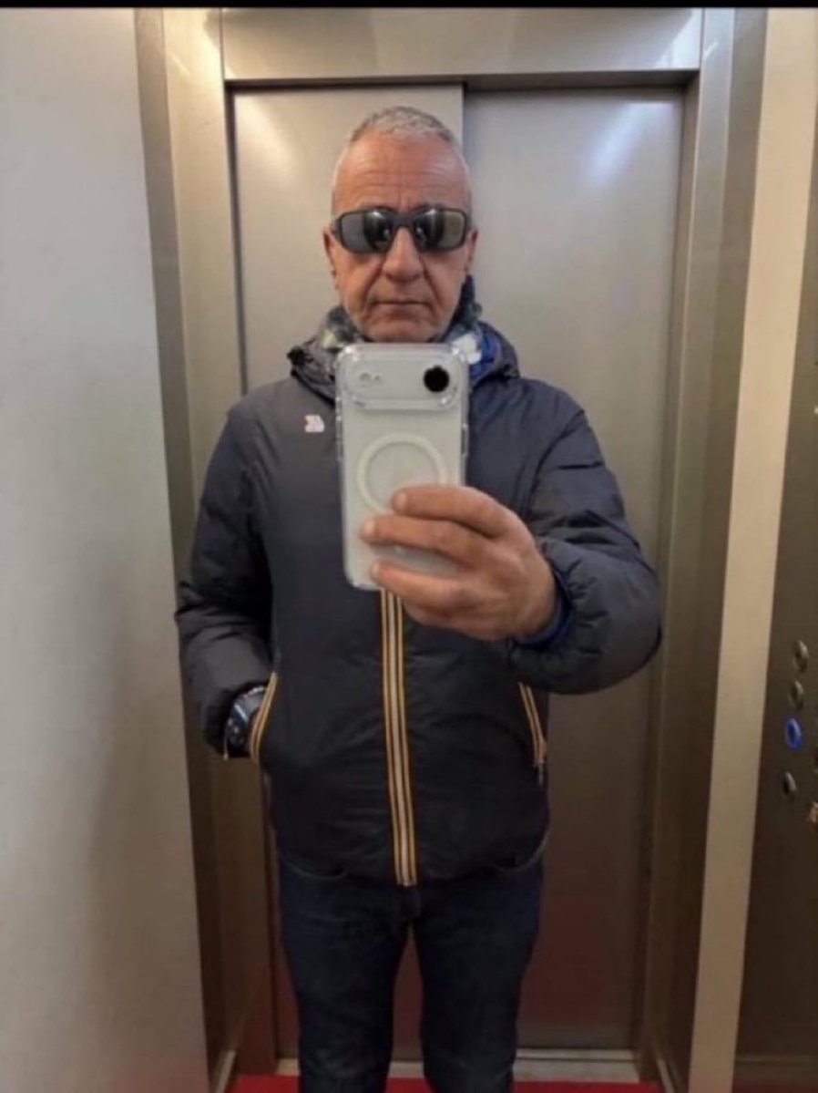 Mrjohnson9q's tweet photo. I'm single father looking for true love

My New zangi number 
3931716715 https://t.co/Y9CLvuA04h