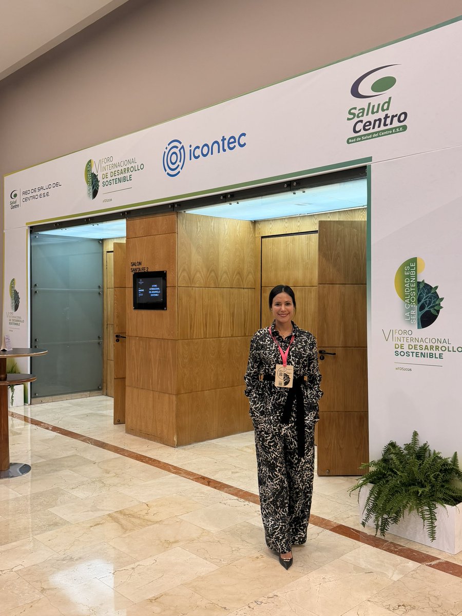 NatalyMN03's tweet photo. Desde la @redcentrocali participamos en el VI Foro Internacional de Desarrollo Sostenible de @ICONTEC, y nos llevamos una idea que interpela directamente a la gestión pública en salud: la sostenibilidad no es un discurso, es la decisión de hacer mejor las cosas con plena conciencia de su impacto.
Latinoamérica no parte de cero. Tenemos talento, conocimiento, biodiversidad y experiencias que demuestran que es posible transformar procesos, crear oportunidades para las comunidades y construir alianzas alrededor de propósitos compartidos.
En un hospital público, esa transformación se traduce en servicios más eficientes, cuidado del talento humano, uso responsable de los recursos y una red que responde con calidad a quienes más la necesitan.
No vinimos a buscar fórmulas universales. Vinimos por mejores preguntas y por alianzas que se conviertan en acción. Porque el verdadero éxito de este foro se medirá por lo que suceda después: las decisiones que tomemos y las capacidades que fortalezcamos.
La salud pública también es desarrollo sostenible. 🌱 @MinSaludCol 
#DesarrolloSostenible #SaludPública #Cali