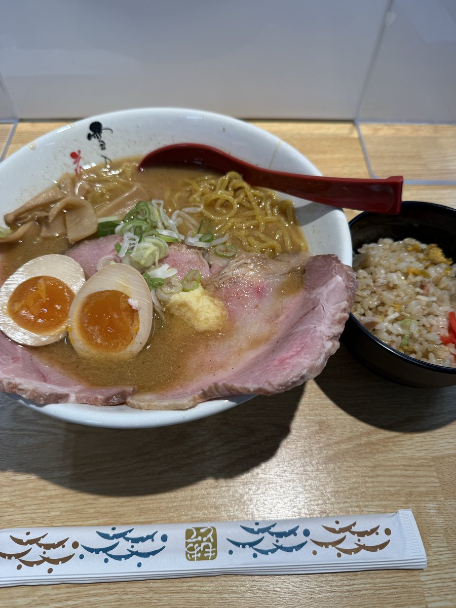 _takeru3's tweet photo. ひさーしぶりに味噌ラーメン。
8番の味噌を超えるものに出会ったことない。原初の記憶最強。 https://t.co/rcp01WWyVu