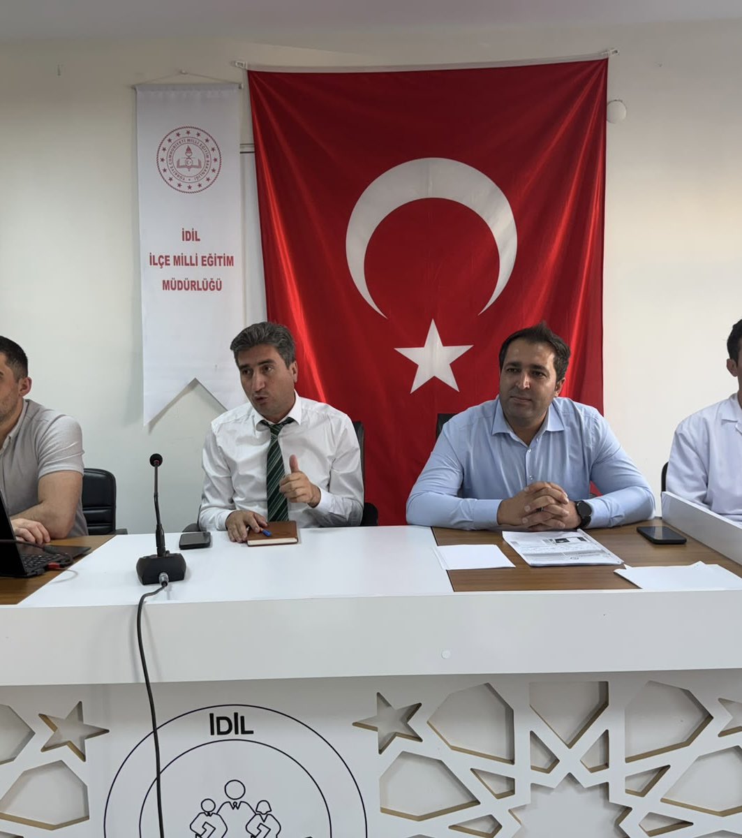idilram's tweet photo. Rehber öğretmeni bulunmayan okullarımızın müdürlerine yönelik Şube Müdürümüz Mehmet BUDAK ve Kurum Müdürümüz Selman KARAASLAN’ın katılımlarıyla öğretmenlerimiz tarafından rehberlik ve özel eğitim hizmetleri kapsamında bilgilendirme çalışması gerçekleştirilmiştir. https://t.co/xgfxd755Kp