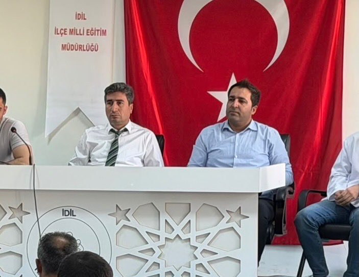 idilram's tweet photo. Rehber öğretmeni bulunmayan okullarımızın müdürlerine yönelik Şube Müdürümüz Mehmet BUDAK ve Kurum Müdürümüz Selman KARAASLAN’ın katılımlarıyla öğretmenlerimiz tarafından rehberlik ve özel eğitim hizmetleri kapsamında bilgilendirme çalışması gerçekleştirilmiştir. https://t.co/xgfxd755Kp