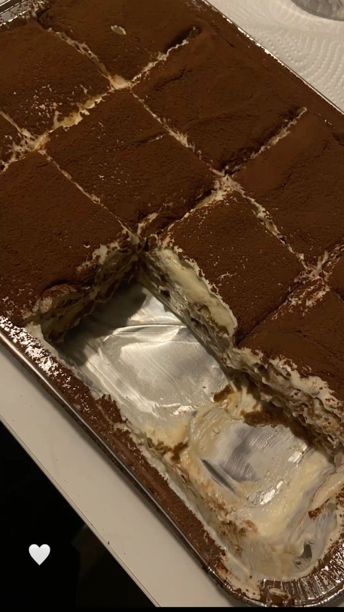 MerimaOsman's tweet photo. Danas sam napravila tiramisu 😋💗#tiramisu https://t.co/Q4LggYpajI