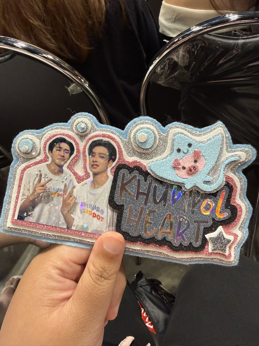 pimmy_kfc's tweet photo. ทุกคน ผมสิ้นแล้ว😭😭😭

CONGRATS BUNDIT KHUNPOL

#KHUNPOL 
#KHUNPOLGraduationDay 
#ก็ประมาณนี้ครับขุนไปรับปริญญาละ https://t.co/O1knLprDxk