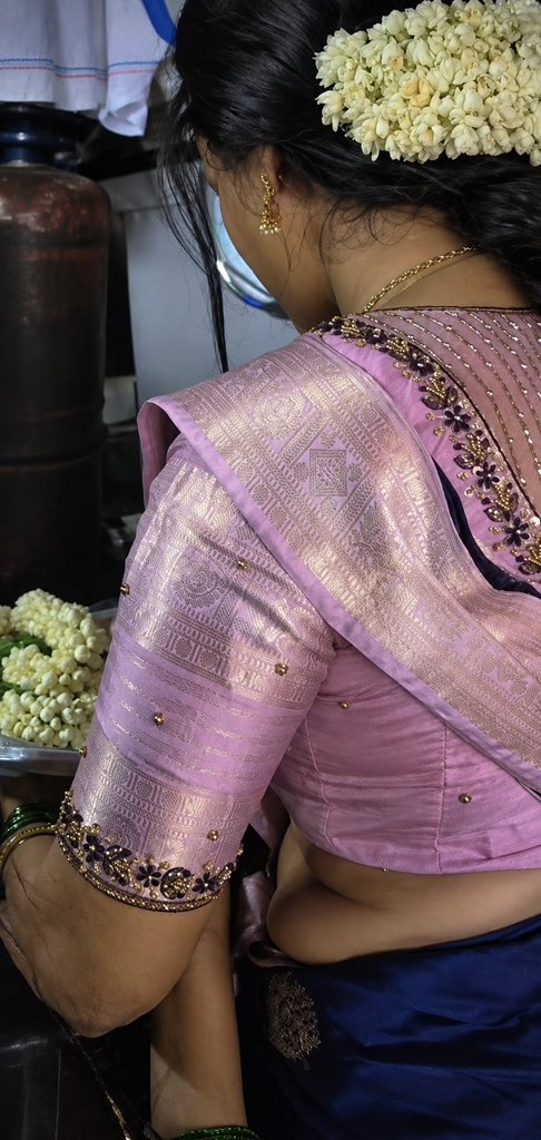 MooduThayoli009's tweet photo. Sorkkavaasal sellum vazhi😋 Evala potavan ku life time settlement da🥶🤓 https://t.co/xyC6erb3Mr