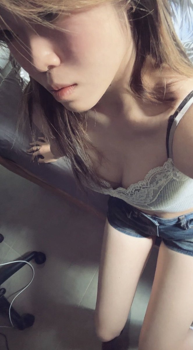 cucksworldx's tweet photo. Cuck sent his slut for us to enjoy
#nsfwtwt #cuck #submission https://t.co/u9SUXBylUg
