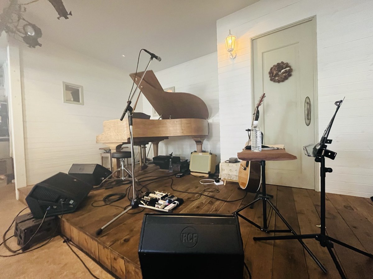 shintarotoh's tweet photo. 土曜日のライブを通して時間を計ったところ、思いのほか尺がギリギリで忙しいので、セットリストの変更をしました。少しだけ余裕をもってMCも出来そうです。Mojo:Moja、土曜日のお昼どき、ぜひ。 https://t.co/hPs8V1L35i