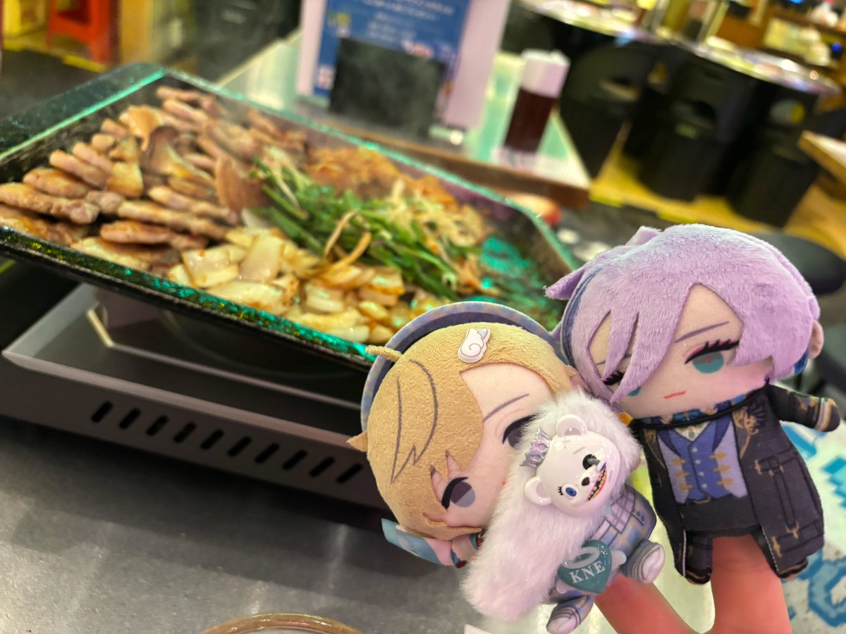 tales_ff_game's tweet photo. やっとプルダックソース買えたんだぁぁぁ！！！
ついでにサムギョプサル食べてきた😋
あと友人が誕プレでおベイちゃん沢山くれました！！
ネックピロー買うか迷ってたやつだったから感謝🙏
ありがとうっ！！🥰 https://t.co/rRDQVjg63O