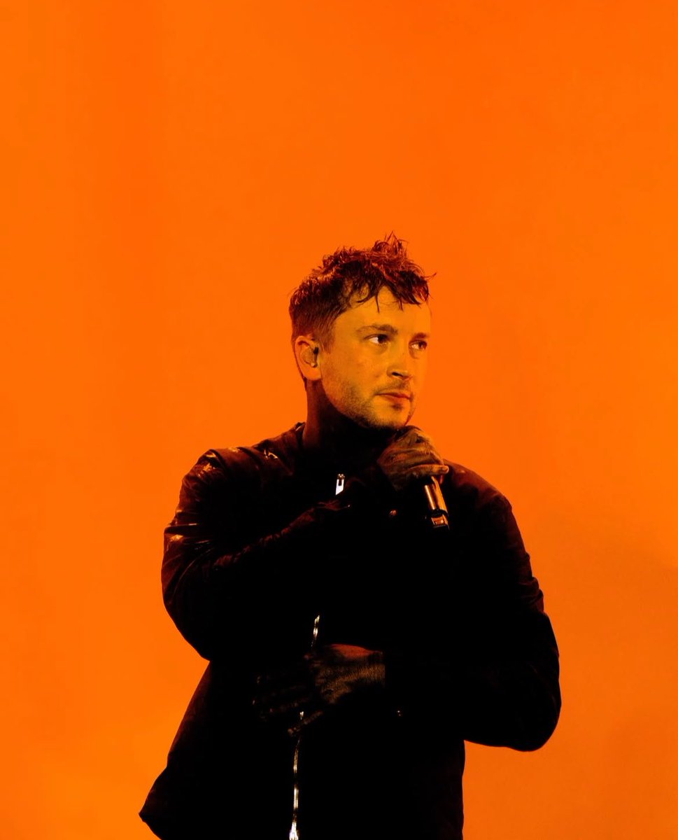 blurrwface's tweet photo. ele é perfeito meu deus que foto é essa https://t.co/Y7klNLBLKf