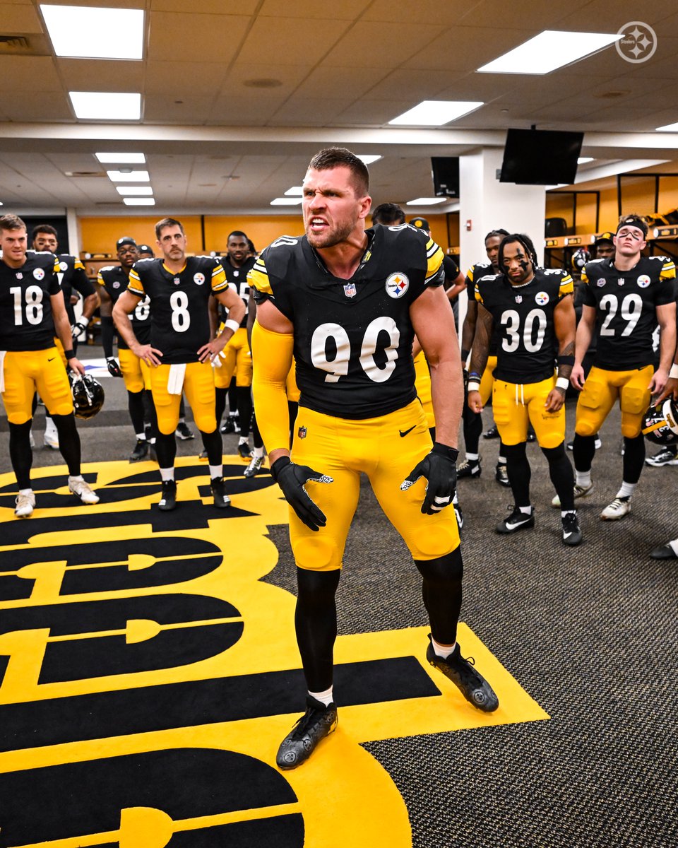 steelers's tweet photo. Leader of men ✊

More 📸: https://t.co/wgjUkFp7Or https://t.co/OXCPiY0YqZ