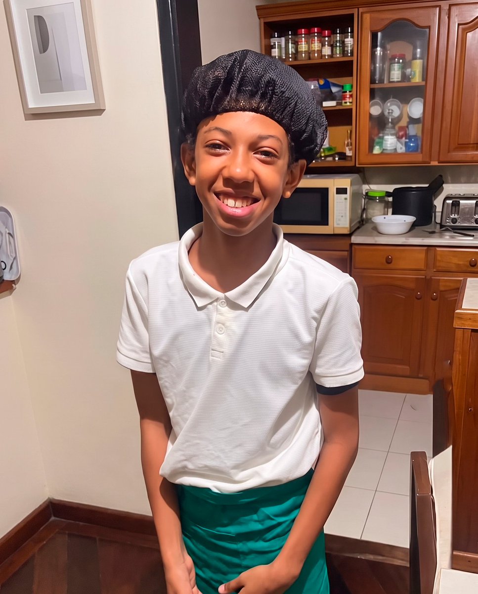 AcervoCharts's tweet photo. Mãe chega exausta do trabalho e encontra o jantar preparado pelo filho de apenas 11 anos. https://t.co/7E6OdZKJTT