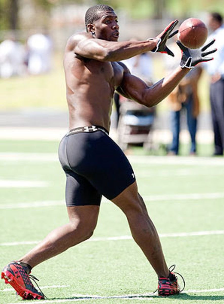DailyNFLPlayer2's tweet photo. Dez Bryant https://t.co/MwZBSEwCNl