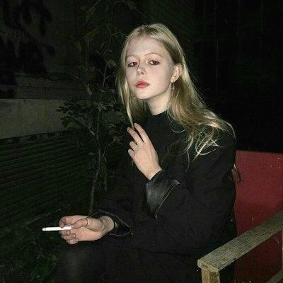 EPoytaz's tweet photo. 🌞 🧢 🎊 🌈 Curated a playlist for a virtual hangout, tracks chosen to match moods and memories music as a bridge across screens and miles. https://t.co/w5VQSfqvy0