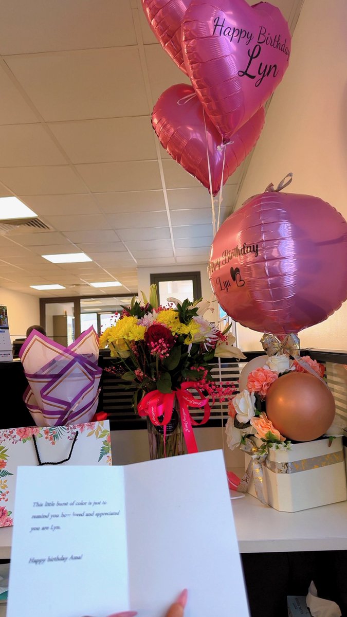 ms_Lyyn's tweet photo. Such a good day for a fresh flower lover 💐 https://t.co/3XL876tYDx