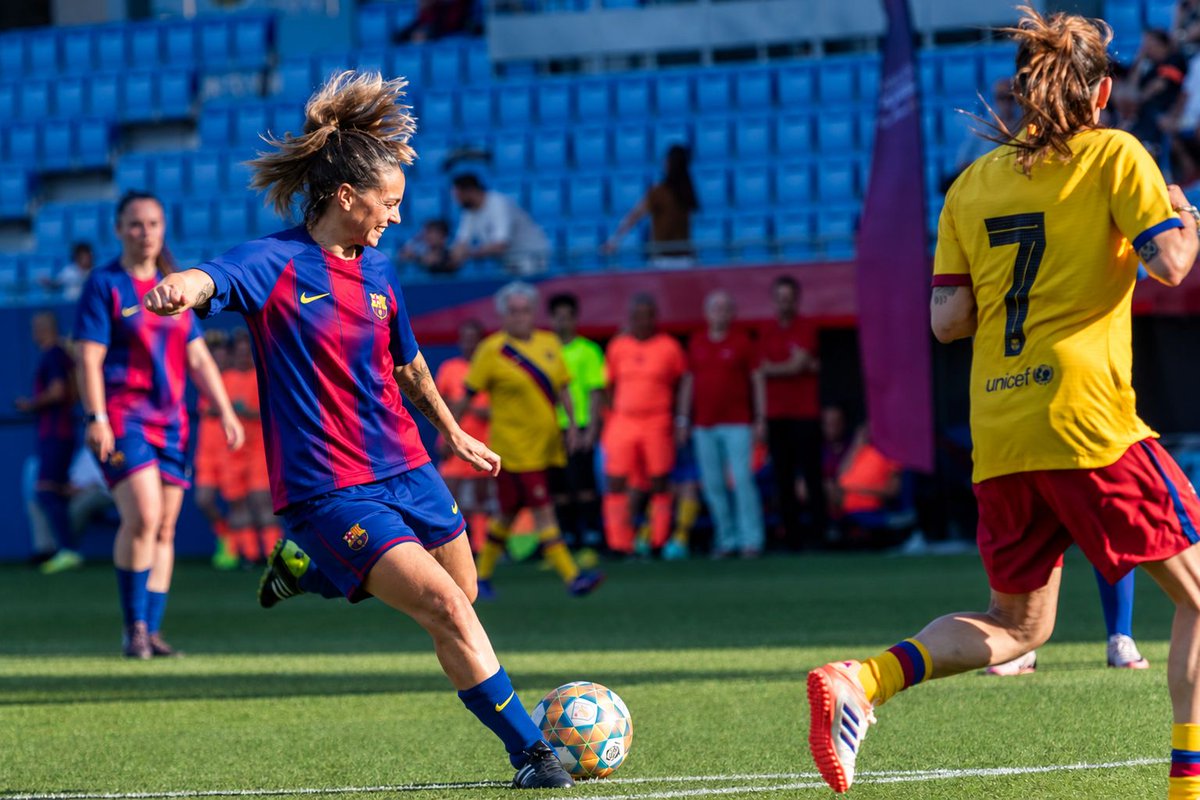 FCBjugadors's tweet photo. ⚽ 🔵 🔴 S'acosta partit 👉 3r. Torneig de Veteranes Ciutat de Lleida

L'equip de veteranes del FC Barcelona té un nou compromís aquest diumenge 20 de setembre en el torneig organitzat per la UE Bordeta. 

#seguimenjoc https://t.co/2VcXcU1Csw