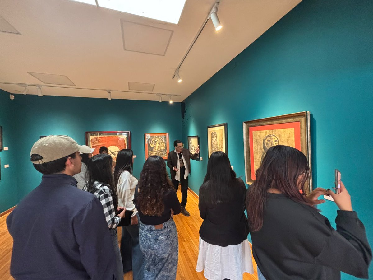 UIDE's tweet photo. El #DiseñoGráfico también se descubre al mirar desde otras perspectivas. Los estudiantes de 1er semestre exploraron en @ccbc_bellavista el patrimonio artístico ecuatoriano y conectaron arte y cultura con nuevas formas de interpretar y crear.

Conoce más 👉 https://t.co/VK1bYgTm4t https://t.co/qVKrmNTOTG