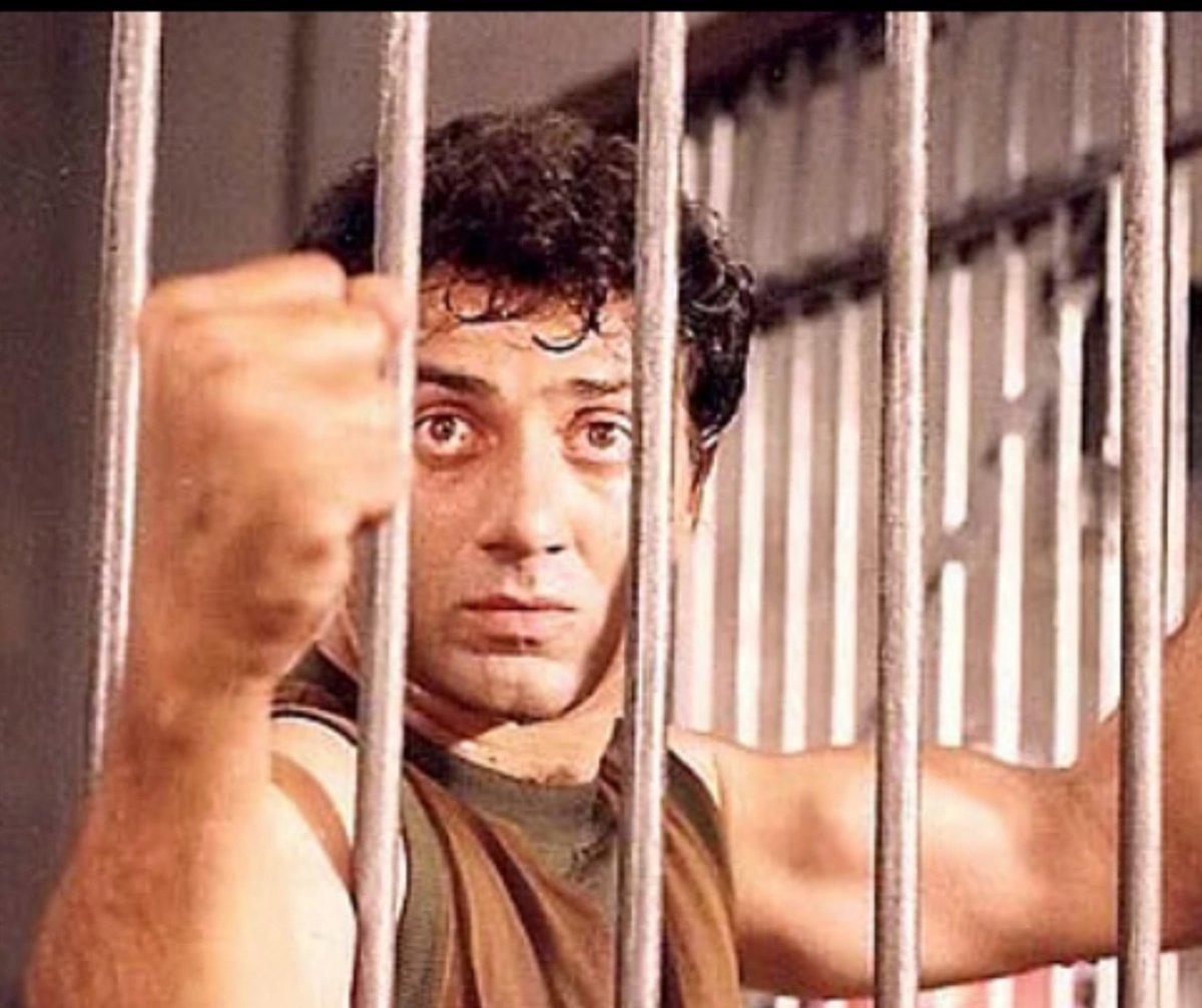 Sujal_Pushkar's tweet photo. Agneepath and Ghayal. Pure 90s action energy! 🔥🔥🔥🔥
Amitabh Bachchan as VDC.🥶
Sunny Deol as Ajay Mehra. 🔥
#Agneepath #Ghayal https://t.co/rNlanjAyOm