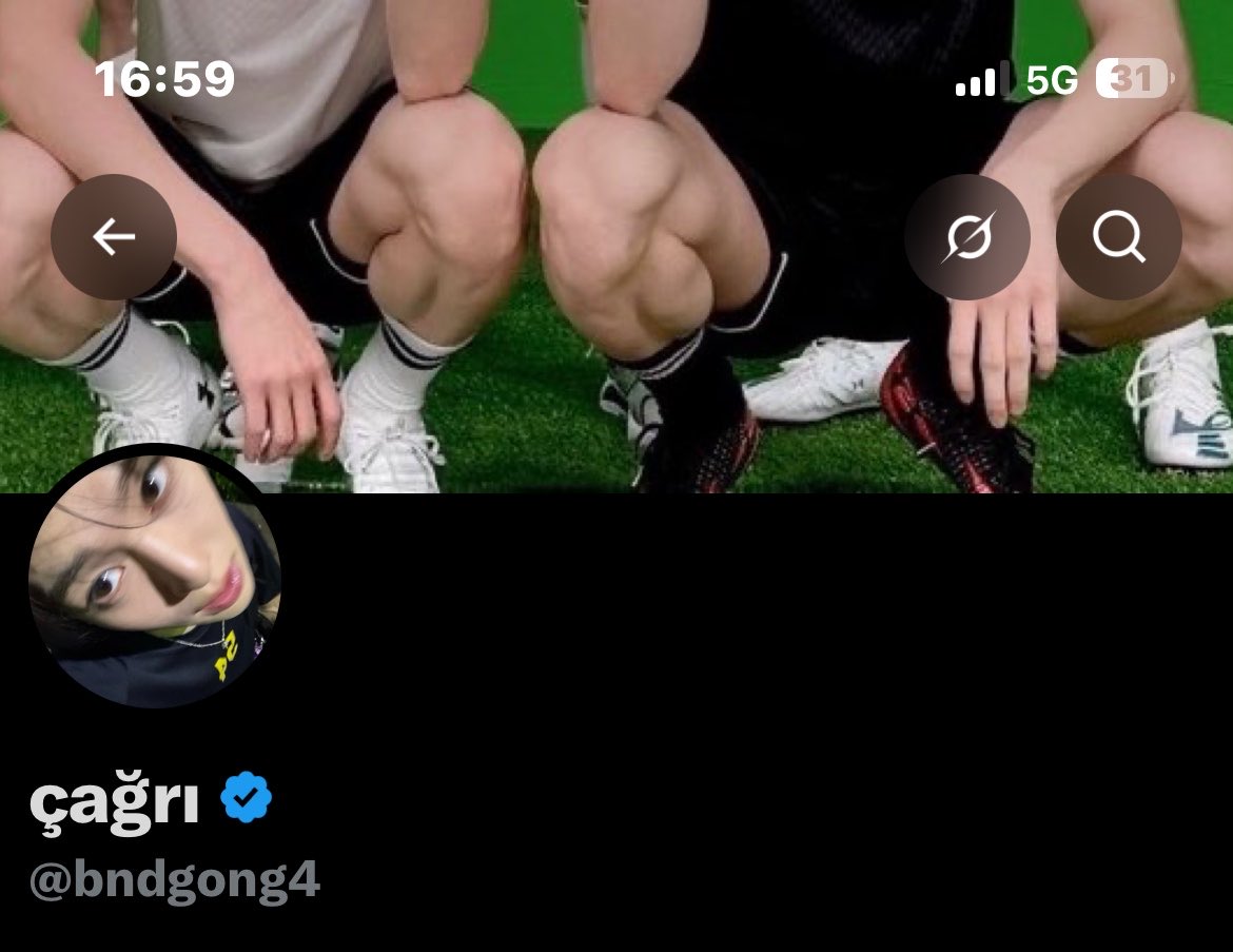 bndgong4's tweet photo. headerım nasıl https://t.co/2MtExkxyKe