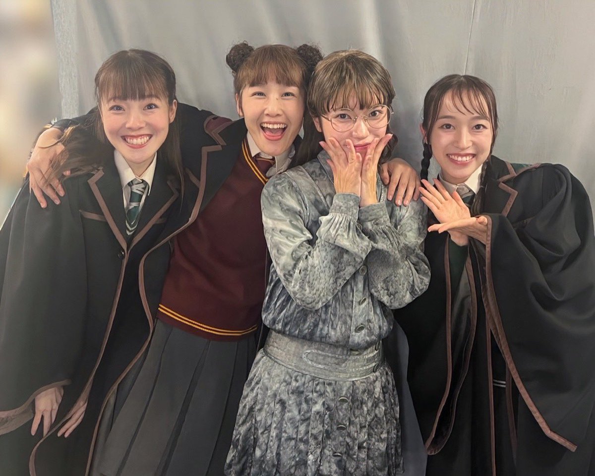 CantoKeiko's tweet photo. 今日もありがとうございました！
そして…お帰り！！加恋ちゃん😆🙌🏻✨

舞台上でポリーに会えるのが嬉しくて楽しくて！
そしてマートルは袖中で凝視😳🩵これです、これ…待ってた…

隼太パパとの再会も！
書ききれないけど、今日も楽しいで溢れてたなぁ。
#ハリポタ舞台 https://t.co/pXfo8XqRVT