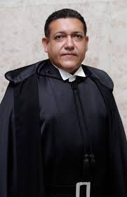 gasparbrazilian's tweet photo. O que acham desta medida do Kassio Nunes ? 🤣🤣

É um "herói" de acordo com os bolsonaristas, em uma semana ele se ausentou do julgamento de Moraes facilitando as coisas para os ministros, e agora tá liberado colocar todos os bandidos para votar nas eleições deste ano.

Este é o BOLSONARISMO canônico sem filtros...