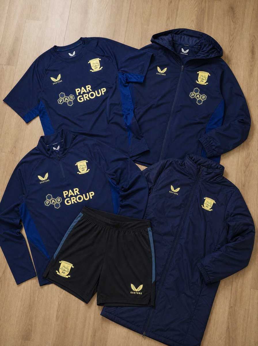 _PointDePenalty's tweet photo. Le pack training de Preston North End en promo à quasi -80% (code PDP10) 😭

Maillot (10€) https://t.co/SBozMy2LQt

1/4 zip (19€) https://t.co/UsOItdMF0a

Short (9€) https://t.co/uqIJg7GiGE

K-way (27€) https://t.co/tnM8CTOR4M

Doudoune (43€) https://t.co/izL1jFuxdp https://t.co/SykLExNN6m