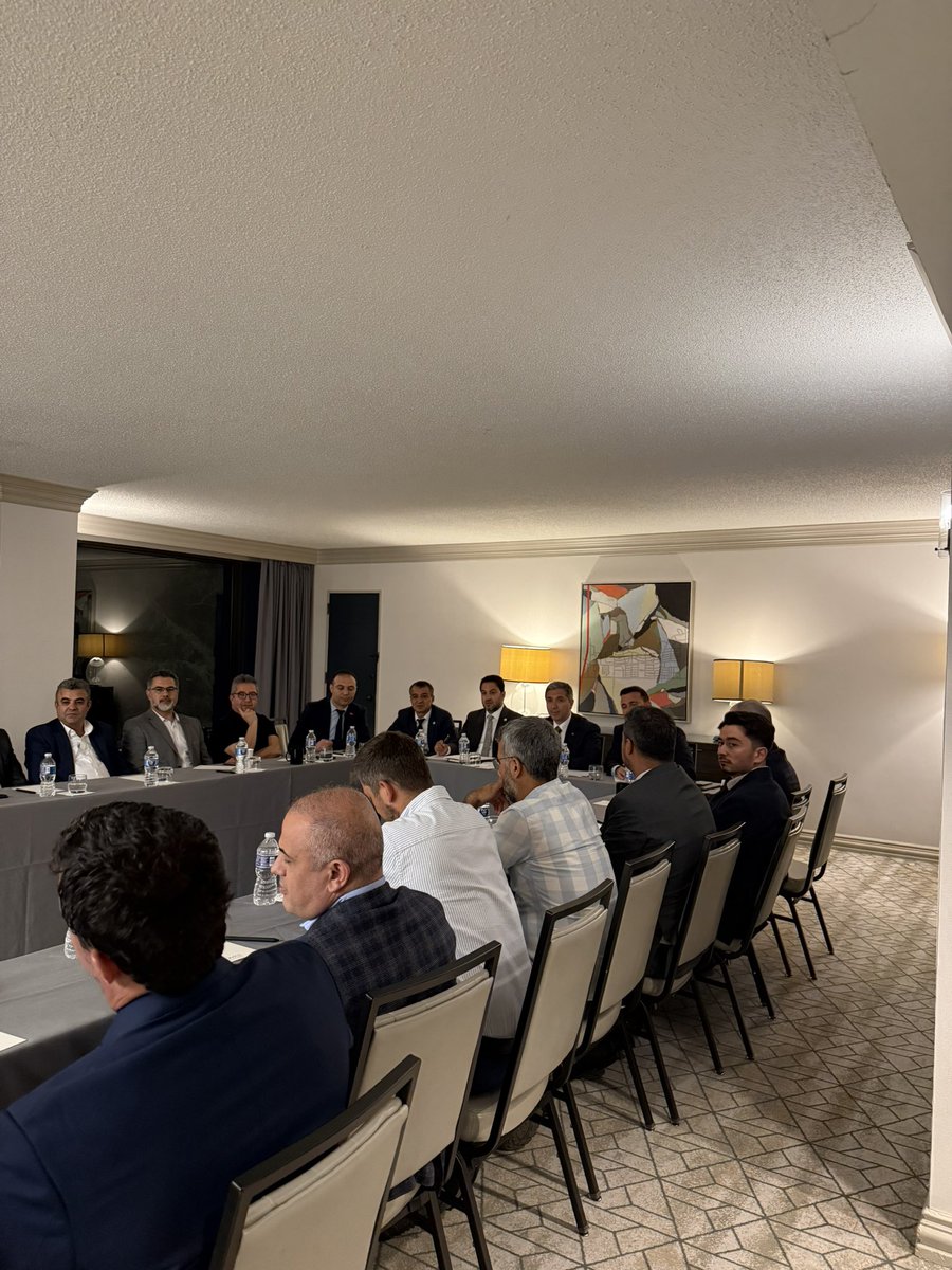 aslankenan_nl's tweet photo. 📍Houston, ABD 🇺🇸

Teşkilat çalışmaları kapsamında bulunduğumuz Amerika Birleşik Devletleri’nin Houston şehrinde Türk vatandaşlarımızla bir araya geldik.

Buradaki meseleleri hasbihal ettik, mevcut durumu değerlendirdik ve önümüzdeki süreçte neler yapabileceğimize dair istişarelerde bulunduk.

Rabbim burada da hayırlı ve kalıcı bir oluşum kurmayı bizlere nasip eylesin.

Durmadan, yorulmadan yola devam. 💪

@U_I_D @uid_youth @u_i_dwomenhq @SirakayaZafer 

#Houston #ABD #TeşkilatÇalışmaları #TürkDiasporası