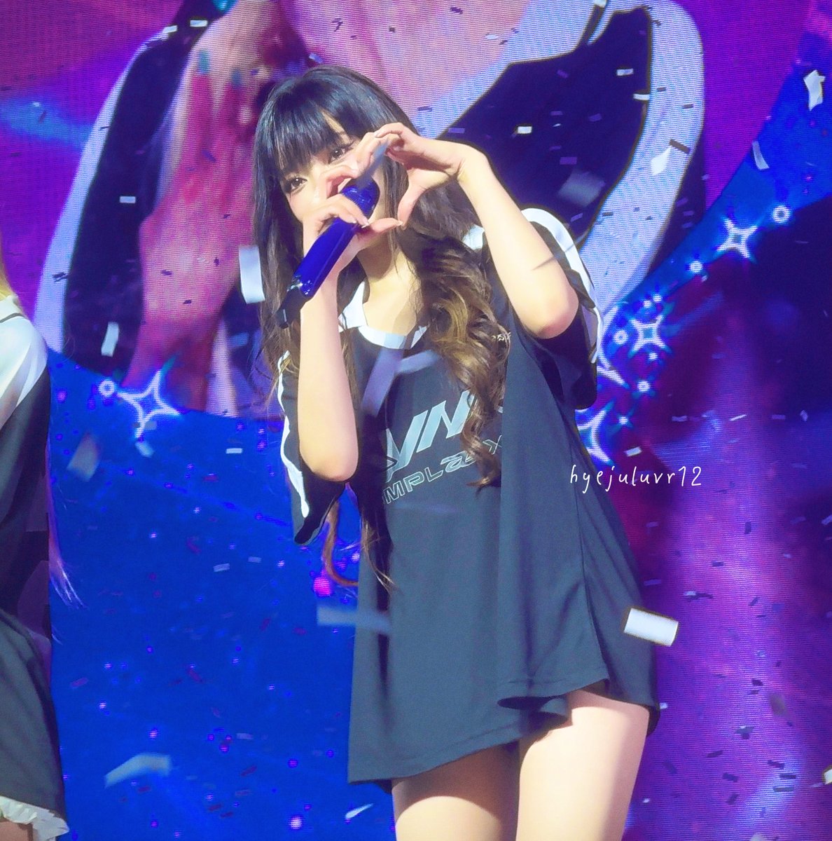 hyejuluvr12's tweet photo. 260915 🩷💜

#NINGNING #aespa
#닝닝 #宁宁 #宁艺卓 https://t.co/gKMpLeeTws
