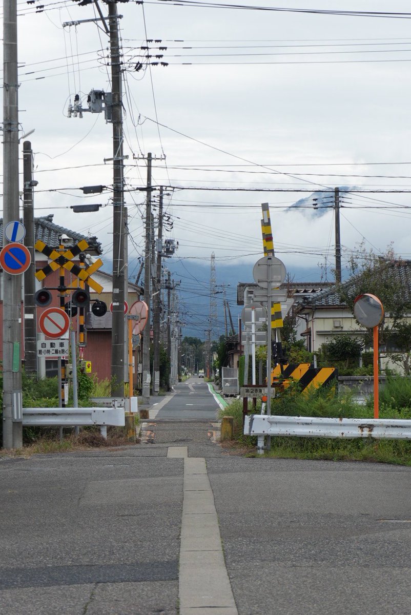 fbgogo's tweet photo. 通学路の踏切。 https://t.co/Nj2ruSZr1i