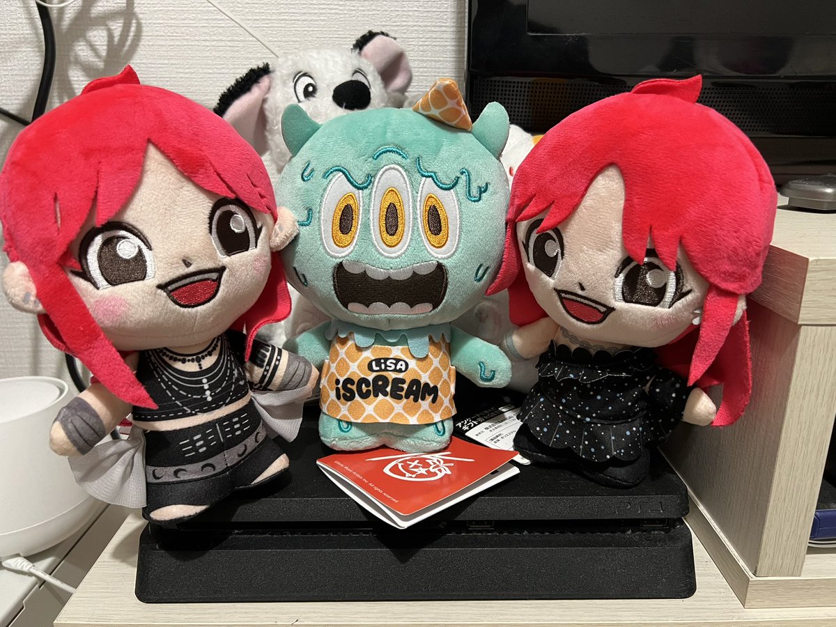 LiSA02642323's tweet photo. かなり使って1つしか取れなかったけど、
友達に連絡したらその日に残りの2つも取ってくれたのまじ神😭😭😭😭
 #LiSAっ子 https://t.co/K0DaiTRSfF