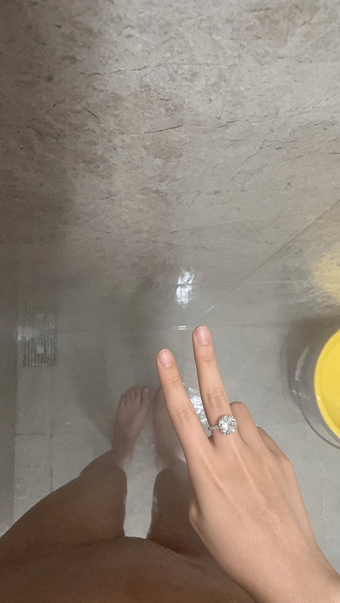 DudaBaudson's tweet photo. 新鲜出炉！！

刚拍形体福照，有人评锐吗？  

是粉哒！！看完不许瞎说🫣 https://t.co/srCX2YqZSr