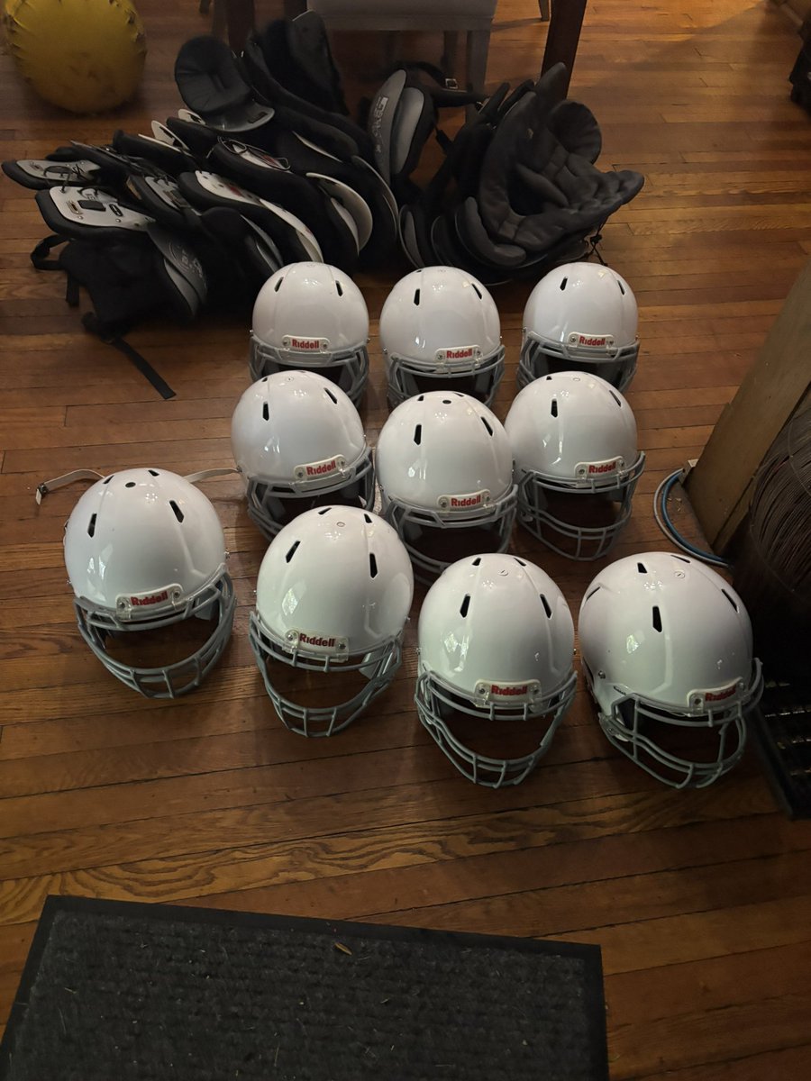 ToledoBroncos's tweet photo. We just want to send a thank you to Tycen Anderson and his team for their donation of shoulder pads and helmets! Keep on shining family! 🙏🏽🐴#toledobroncosfootball #fyp #toledoohio #DenverBroncos https://t.co/wqtmlFR9i7