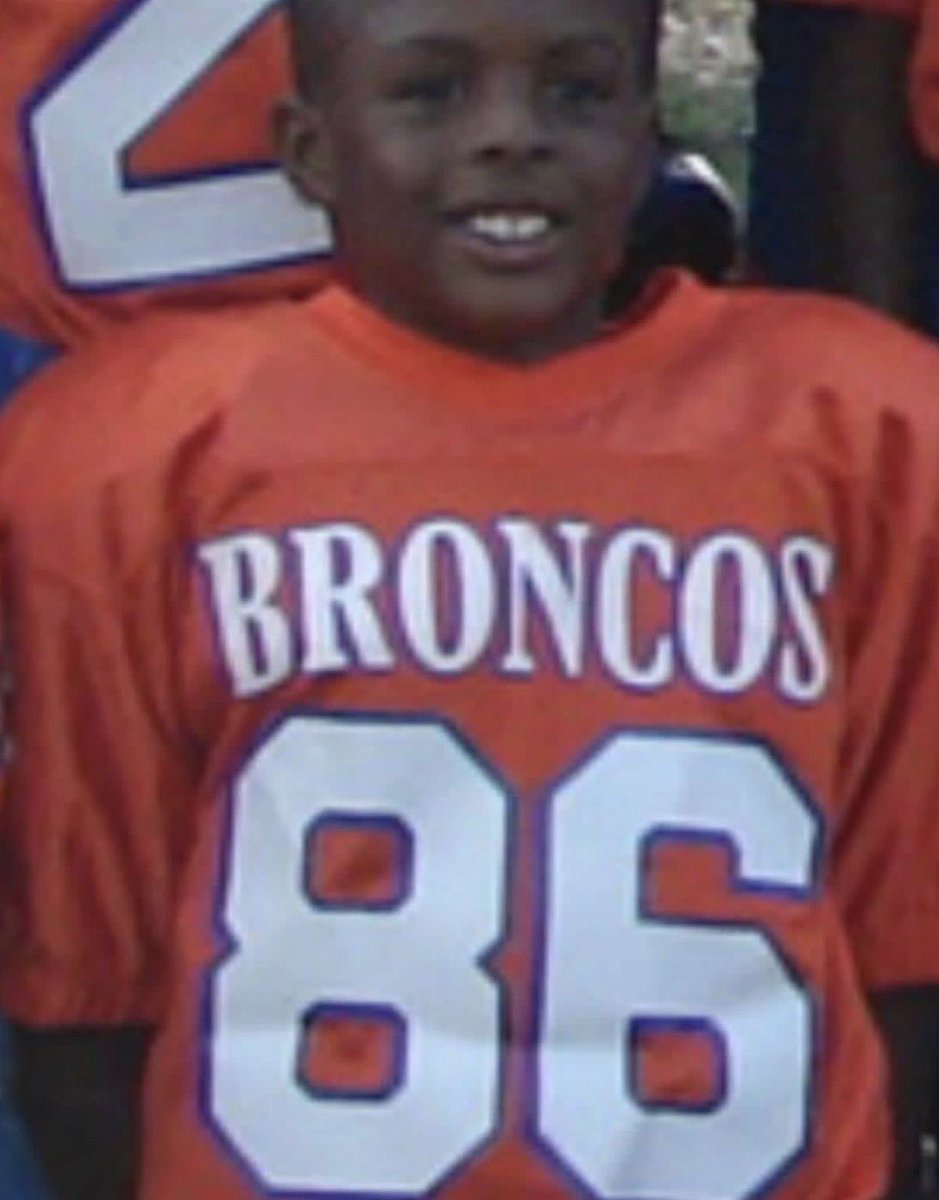 ToledoBroncos's tweet photo. We just want to send a thank you to Tycen Anderson and his team for their donation of shoulder pads and helmets! Keep on shining family! 🙏🏽🐴#toledobroncosfootball #fyp #toledoohio #DenverBroncos https://t.co/wqtmlFR9i7