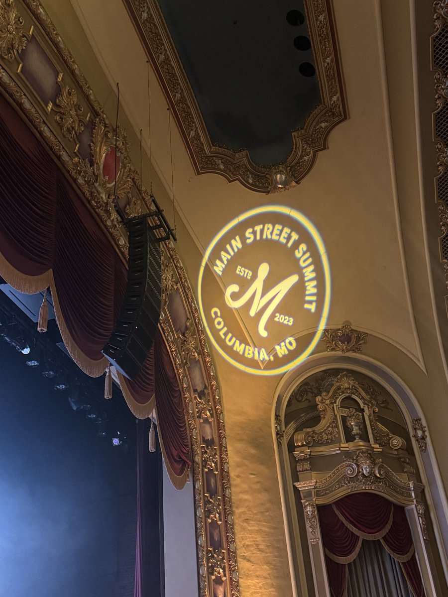MainStSummit's tweet photo. The 2nd Main Stage last night was just as good as the first with @jeremygiffon, John Linehan, Nichole Wagner, @lukeburgis and @shaneparrish. 

We can’t wait to see what today will bring. Last day, best day! https://t.co/J8AY89CVLy