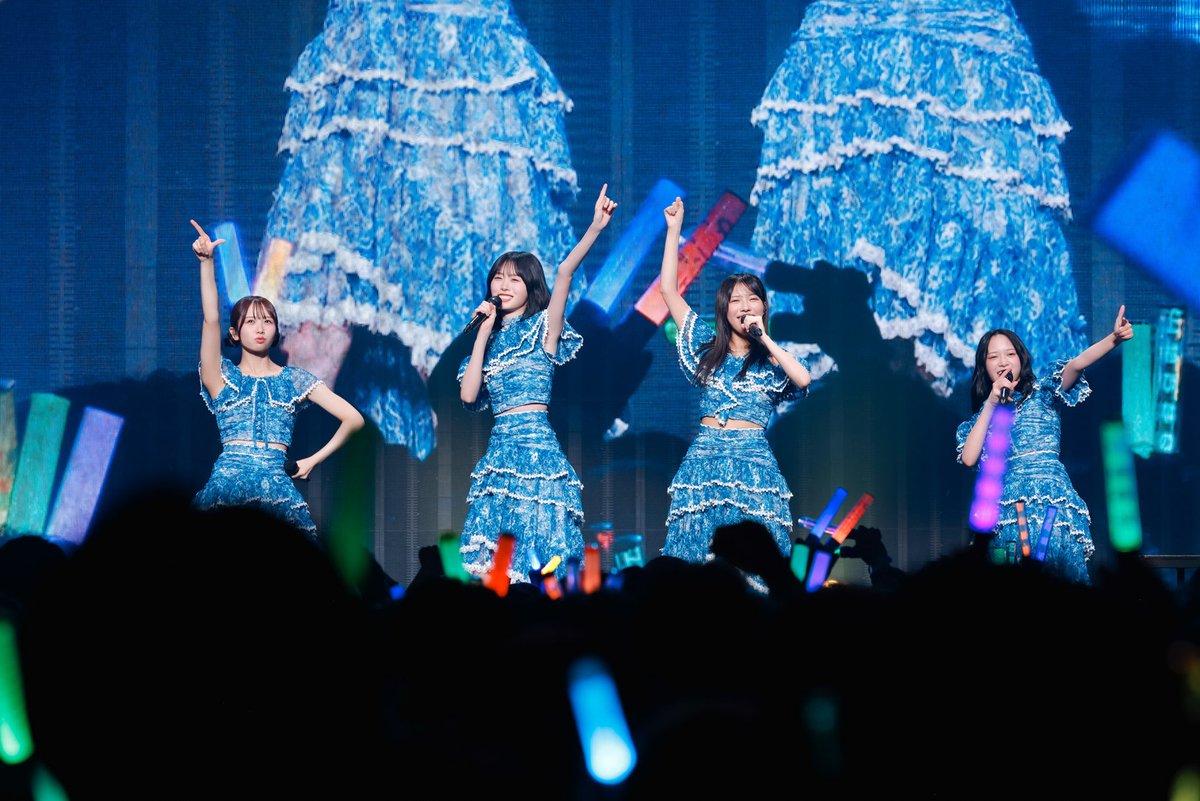 yamarun12's tweet photo. 日向坂46さん「三期生LIVEツアー」の衣装をデザインさせて頂いていました！

ライブ前半の青レース衣装は、
4人それぞれ異なるデザインでした🪡

#日向坂46_三期生LIVE
#日向坂46 https://t.co/mDbLw5yPHZ