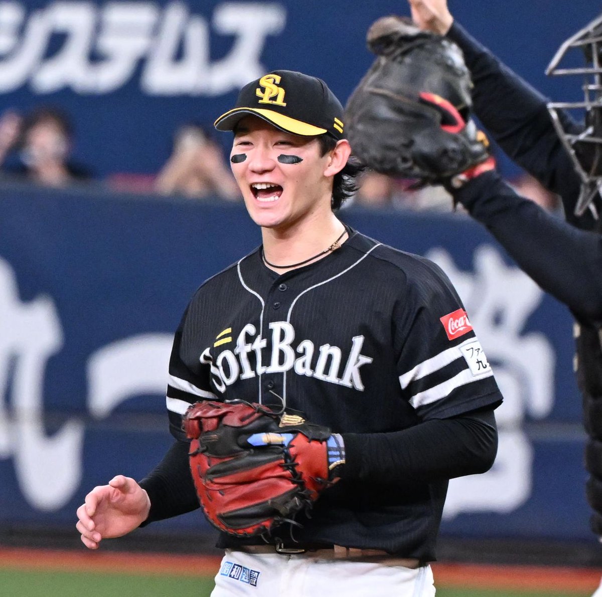 nishispo_hawks's tweet photo. 「一発目のプレーで…」

小久保裕紀監督がV3会見で明かした
正木智也の大ブレーク要因は？

▼記事はこちらから▼#sbhawks
https://t.co/P2kDufzAga https://t.co/hOHzowUAKy