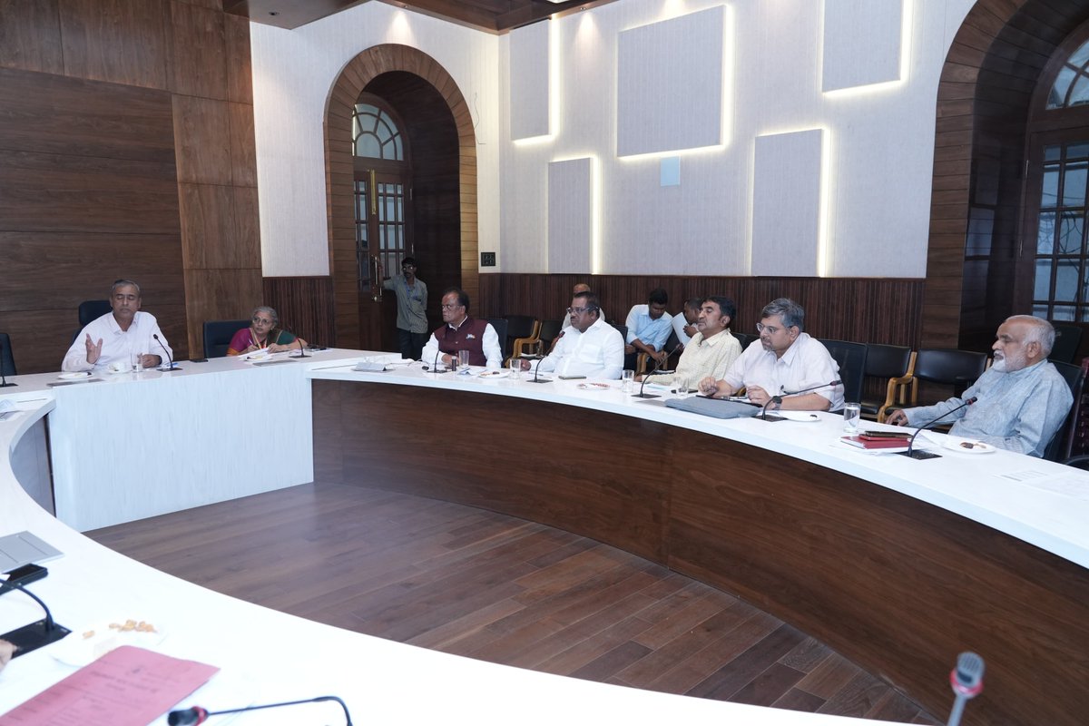 GBA_office's tweet photo. ����️ SIR 2026 | Your Voice Matters

Ensure No Eligible Voter Is Left Out of the Electoral Roll

District Election Officer, Bengaluru & GBA Chief Commissioner Maheshwar Rao chaired a meeting with representatives of recognised political parties at the GBA Head Office regarding the Special Intensive Revision (SIR) of Electoral Rolls–2026.

🔹 Strengthen public awareness about the SIR process
🔹 Ensure SIR-related information reaches every citizen
🔹 Address public concerns promptly and effectively
🔹 Ensure all eligible voters are included in the electoral roll

📞 SIR Helpline: 1950
For information, queries or grievances related to SIR, citizens can contact 1950.

Officials have been directed to record grievances received through the helpline and provide appropriate solutions.

⚠️ Officials have also been instructed to discharge their duties responsibly and strictly as per the rules. Action will be taken against those found neglecting their responsibilities.

🤝 Let us work together for a transparent, inclusive and effective SIR process.

#SIR2026 #ElectoralRoll #1950Helpline #GreaterBengaluruAuthority #GBA #Bengaluru #ElectionAwareness #EligibleVoters
