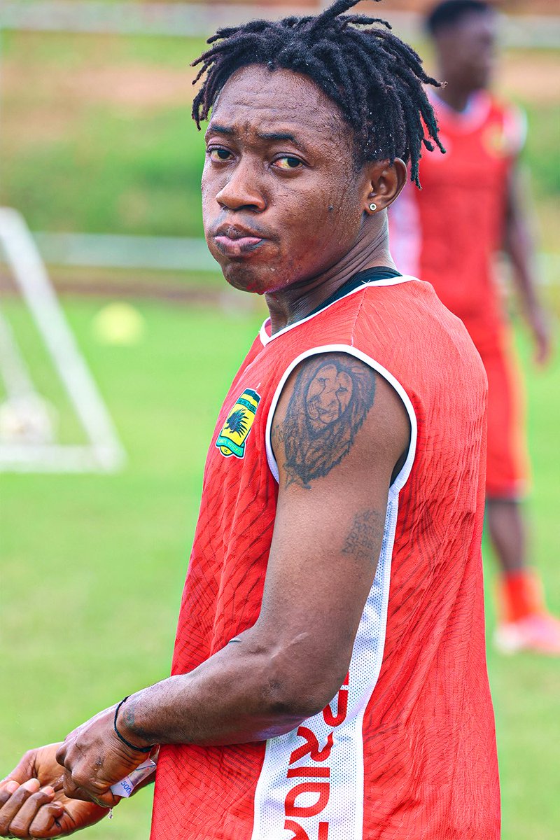 AsanteKotoko_SC's tweet photo. Working together for Sunday. 
#GPLMD3 https://t.co/MRIFZ9cIVh