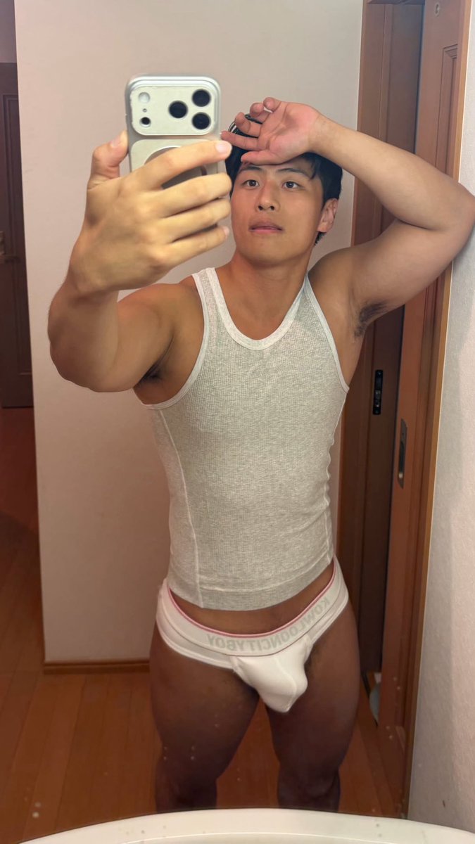 muscleast's tweet photo. 🔎 white_is_13 https://t.co/NbdExXbLAW
