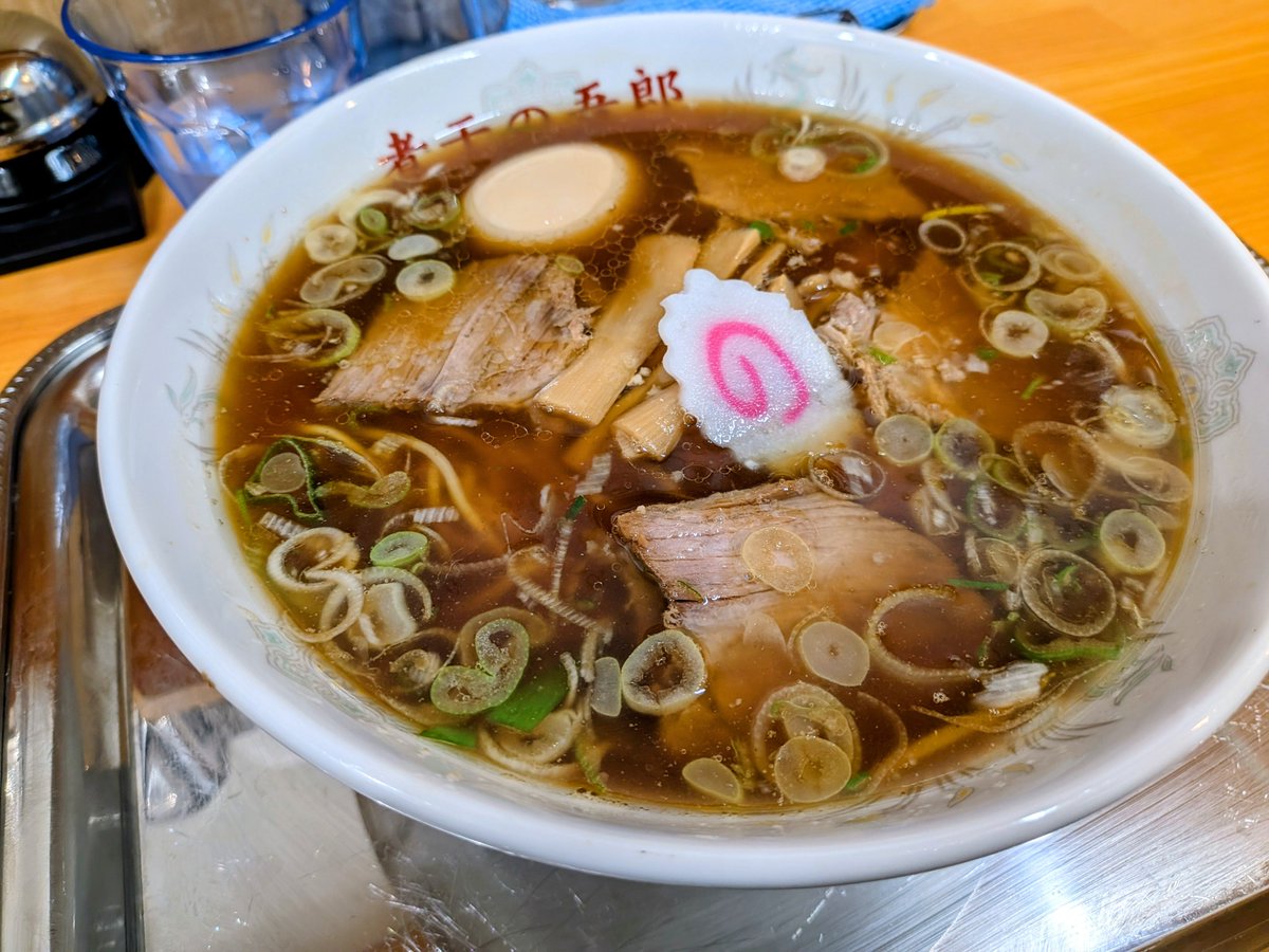 shin0ing's tweet photo. こんばんは。
この時間に食べる「煮干の五郎」の、
🍜中華そば＋味玉。美味しかったです。

そして、接客が丁寧で手際が良いので、また近いうちに行きます〜。

ごちそうさまでした🤤。 https://t.co/2WXEsu3E6w