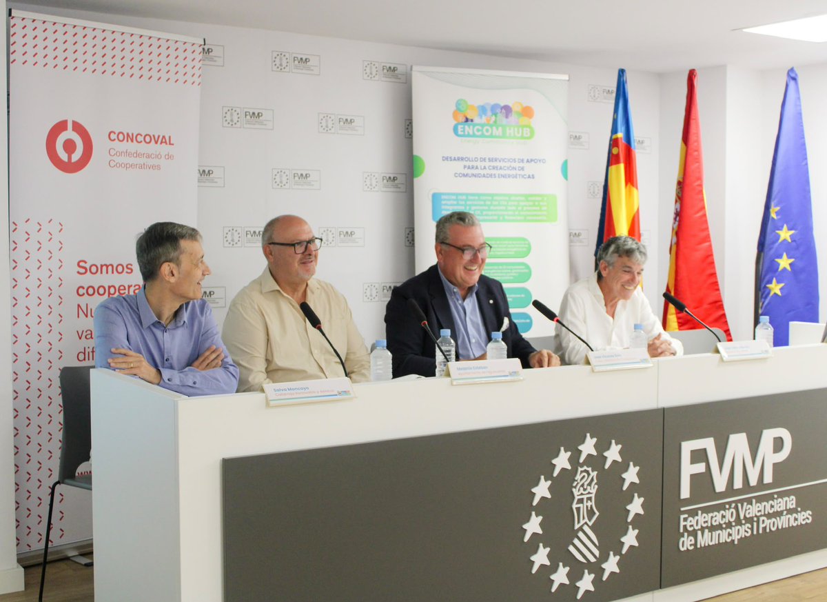 concoval's tweet photo. ⚡ Tanquem la jornada “Comunitats energètiques. Administració local i cooperativisme: una aliança que funciona” amb una idea clara: la transició energètica també es construeix des de la cooperació.

Durant la trobada, Maria José Vañó ha presentat una guia executiva per a municipis que facilita el desenvolupament de comunitats energètiques cooperatives, abordant models de participació, instruments jurídics i claus per impulsar aquests projectes.

També hem conegut experiències de Catarroja Renovable, Requena Renovable, @aeioLuz, l’Ajuntament d’Higueruelas i la Cooperativa Elèctrica de Guadassuar, exemples de com la col·laboració entre administracions, cooperatives i ciutadania pot generar solucions energètiques de proximitat.

🤝 Cooperar, compartir i avançar cap a un model energètic més participatiu.

#ProyectoEncomHub #ENCOMHUB #EnergyCommunities @EU_Commission @GVAivace @itenergia #AESS #EmiliaRomagna #Innovacoop #AuvergneRhôneAlpes #AlterAlsaceEnergies #FederacionCooperativasEléctricas #CleantechBulgaria