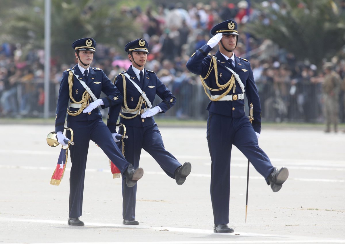 SubseDefensa's tweet photo. 🇨🇱 ¡Ya se siente la Parada Militar!

El subsecretario Rodrigo Álvarez, participó en la Revista Preparatoria de la Gran Parada Militar 2026, en el Parque O’Higgins.

Este 19 de septiembre, más de 10 mil efectivos desfilarán para conmemorar las Fiestas Patrias. 🇨🇱 https://t.co/PKkLsSUvno