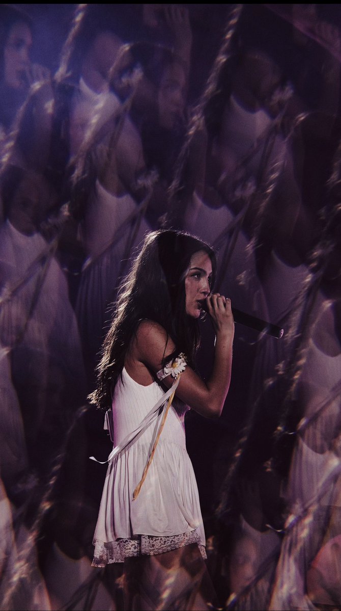 livlafluvguts's tweet photo. Maybe it's an angel in heaven or maybe it's Olivia Rodrigo at Daisy Chain Fields https://t.co/2eTAdwOy1t