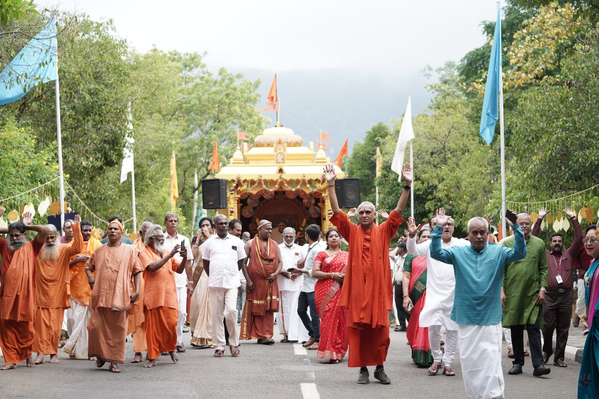 AMRITAedu's tweet photo. ✨ Gokulashtami Celebrations Conclude with a Colorful Procession ✨

At Amrita Vishwa Vidyapeetham, Coimbatore campus, this year’s Gokulashtami festivities came to a vibrant close with a grand procession filled with energy, creativity, and joy.

Students showcased their talents through a wide array of competitions — painting, creative writing, debates, quizzes, music, dance, rangoli, mime, short plays, reels, and photography — transforming the campus into a stage of art and culture.

The concluding procession, enriched by spirited performances and artistic displays from different departments, captivated everyone present. With colorful visuals and enthusiastic participation, the celebration truly embodied the spirit of unity, tradition, and youthful creativity.

🌸 A festival of devotion, talent, and togetherness — Gokulashtami 2026 at Amrita Coimbatore will be remembered as a radiant celebration of culture and community. 🌸

#AmritaCoimbatore #Gokulashtami2026 #FestivalOfJoy #StudentLife #CultureAndTradition