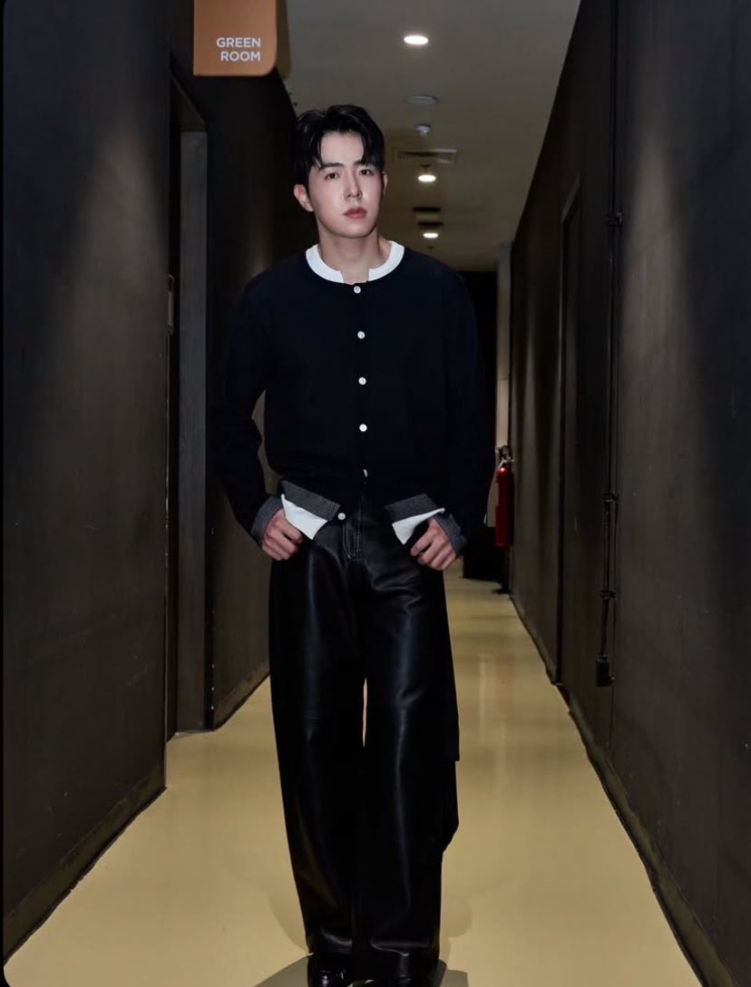 giggooandi's tweet photo. คนอื่น อาจพูดถึงเราได้สารพัด 
ตามแต่เค้าจะนึกคิด 

แต่สิ่งที่เค้าพูด ไม่ว่าจะอะไรก็ตาม

“ไม่อาจกำหนด สิ่งที่เราเป็น”

ภูมิใจในตัวแดนมากๆนะครับ 

#น้องแดน https://t.co/FwG6zO0I4I