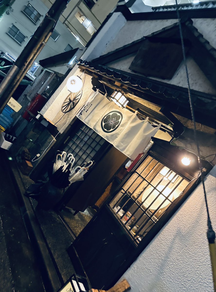 no926re's tweet photo. だいすきな岳さんまきさんが始めるお店のプレオープンにお呼ばれして後輩さんとお邪魔してきました。素敵なお声掛けを頂いて、後輩さんご実家産のお米をお店で使って貰う事になりました🌾まさかの形で2人の夢をお手伝いできて嬉しさいっぱい。一生懸命人生を生きる2人が憧れだし本当にびっぐらぶです🍣 https://t.co/zL07C2vGb4