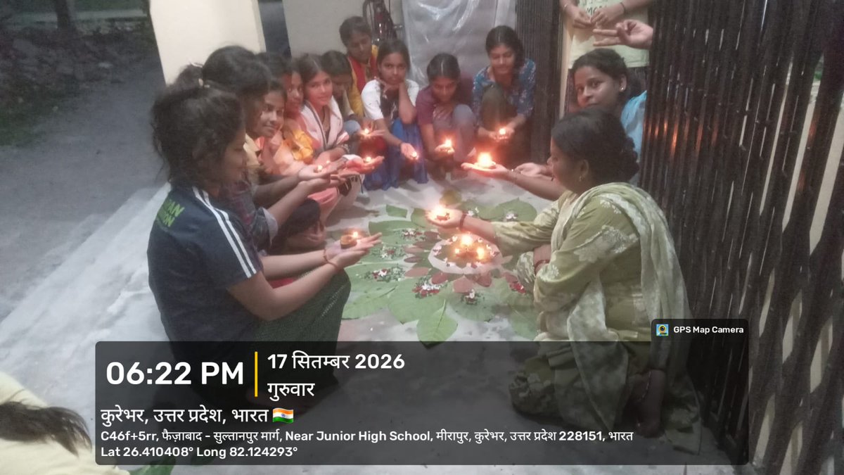 SultanpurBSA's tweet photo. “इन रंगों में केवल चित्र नहीं, आशीर्वाद और संस्कारों की सुंदर अभिव्यक्ति है।” 🪔❤️
सेवा संकल्प अभियान के अंतर्गत कस्तूरबा गांधी आवासीय बालिका विद्यालय की छात्राओं ने ‘आशीर्वाद का दिया’ विषय पर चित्रकला प्रतियोगिता में प्रतिभाग कर अपनी कला एवं भावनाओं को खूबसूरती से प्रस्तुत किया। 🎨🌸
बेटियों की प्रतिभा को अवसर, उनकी कल्पनाओं को उड़ान। ✨🇮🇳
#सेवासंकल्पअभियान #आशीर्वादकादिया #KGBV #बालिकाशिक्षा #बालप्रतिभा #सुलतानपुर #बेसिकशिक्षा