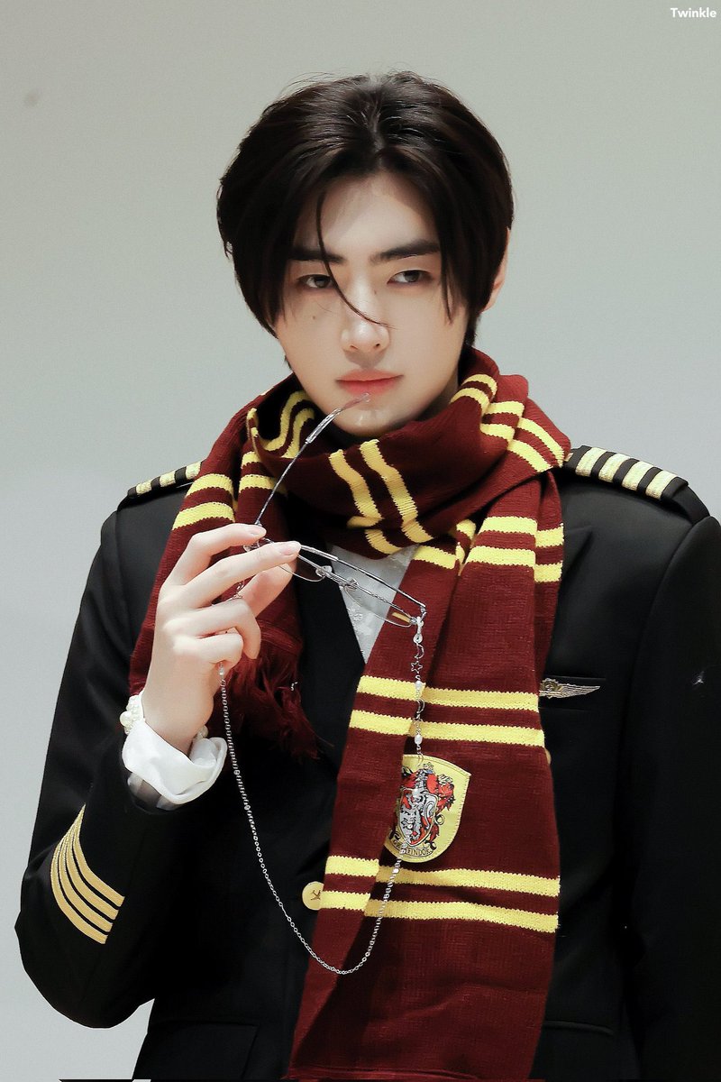 365psh's tweet photo. gryffindor sunghoon slytherin jay https://t.co/oFGA4SGpP2