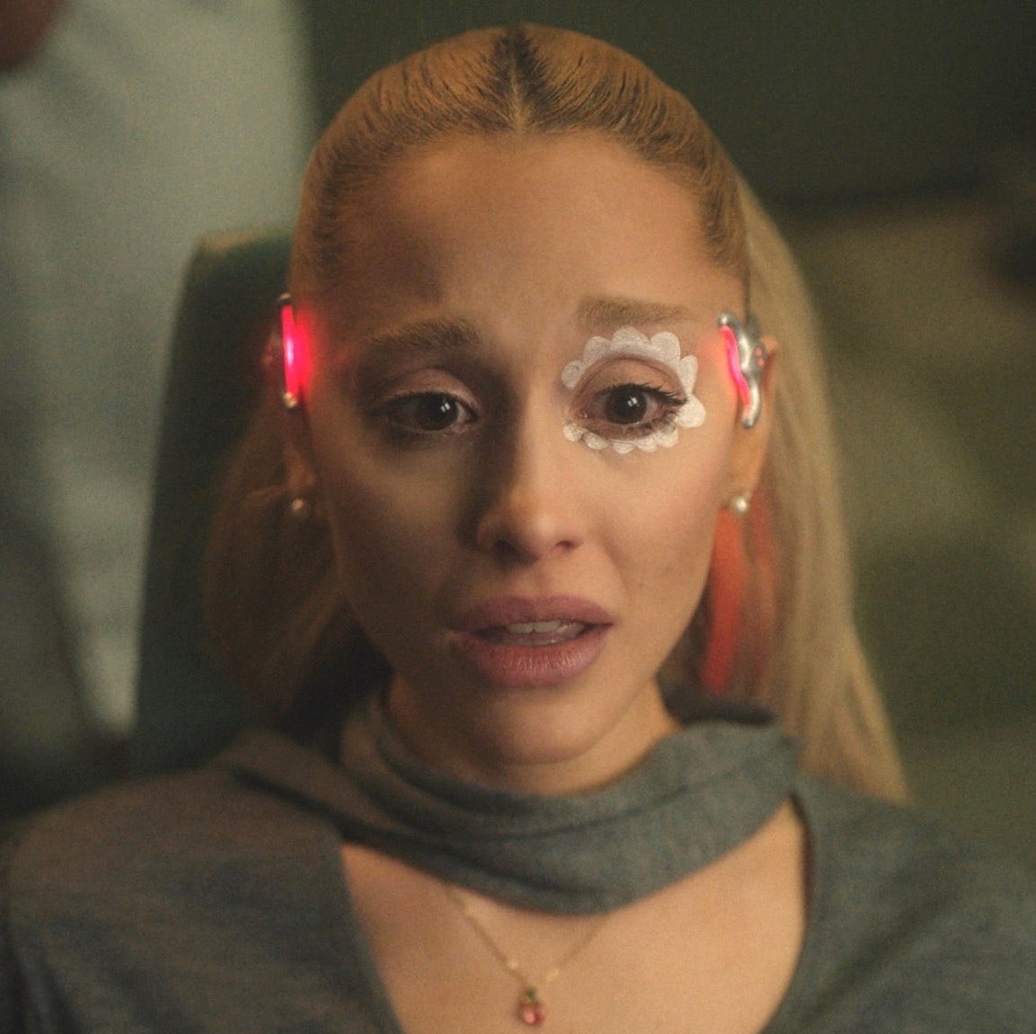 thearianahub's tweet photo. 🚨 ARIANATORS, STREAM “WE CAN’T BE FRIENDS” 

— The song is at risk of leaving the global Spotify and losing its chance to become the female solo song from this decade with the most days on the chart. It’s only 4 days away from taking the title. https://t.co/ZFZYadDPNY