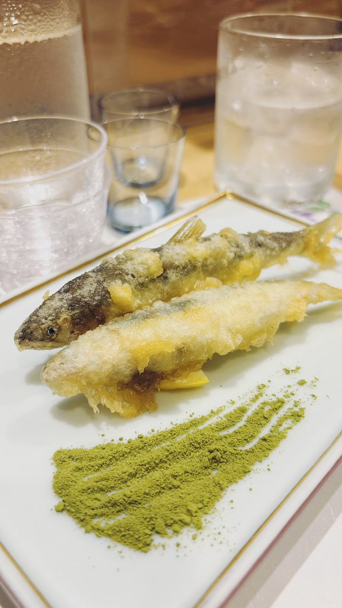 haruomiii17's tweet photo. しっぽり日本酒🍶頂いてます🎶 https://t.co/hKHgS4ZONI