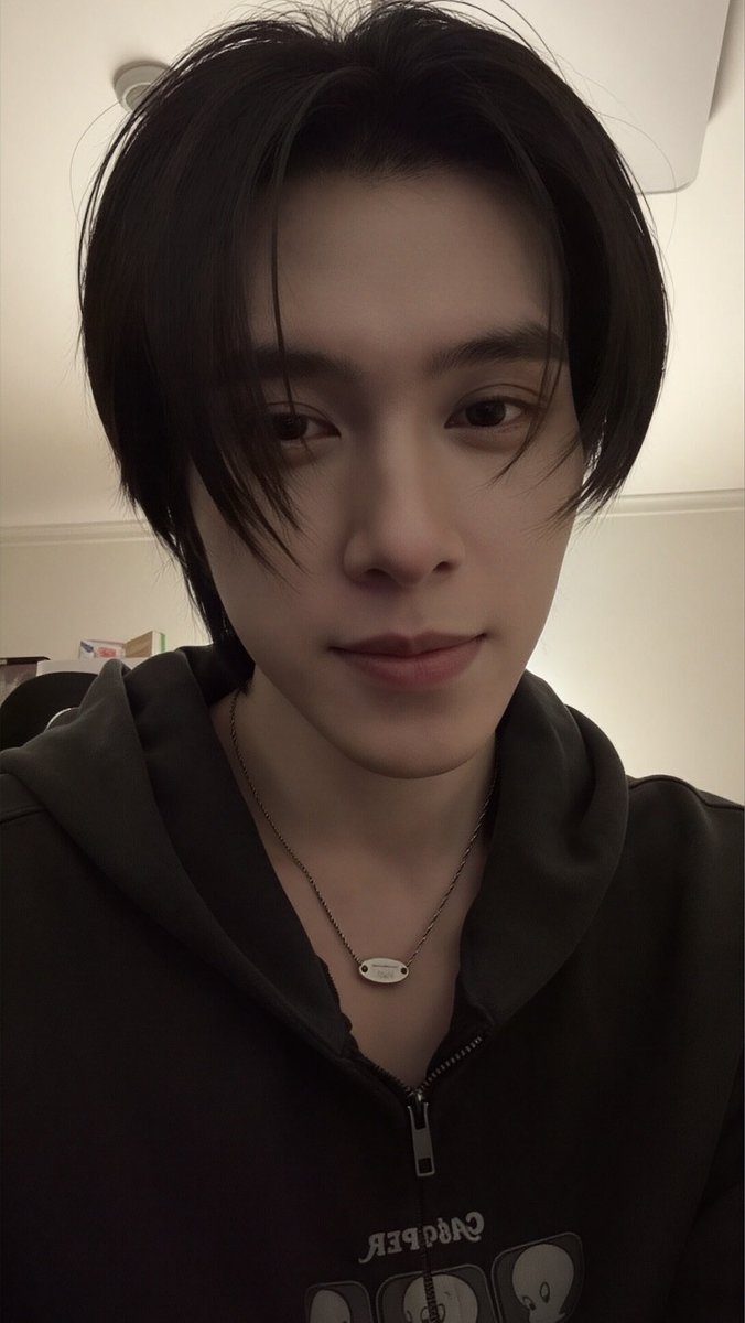 lumenxixi's tweet photo. 미쳤나봐... 
#HENDERY #黄冠亨 #핸드리 https://t.co/LB7zDeWIXG
