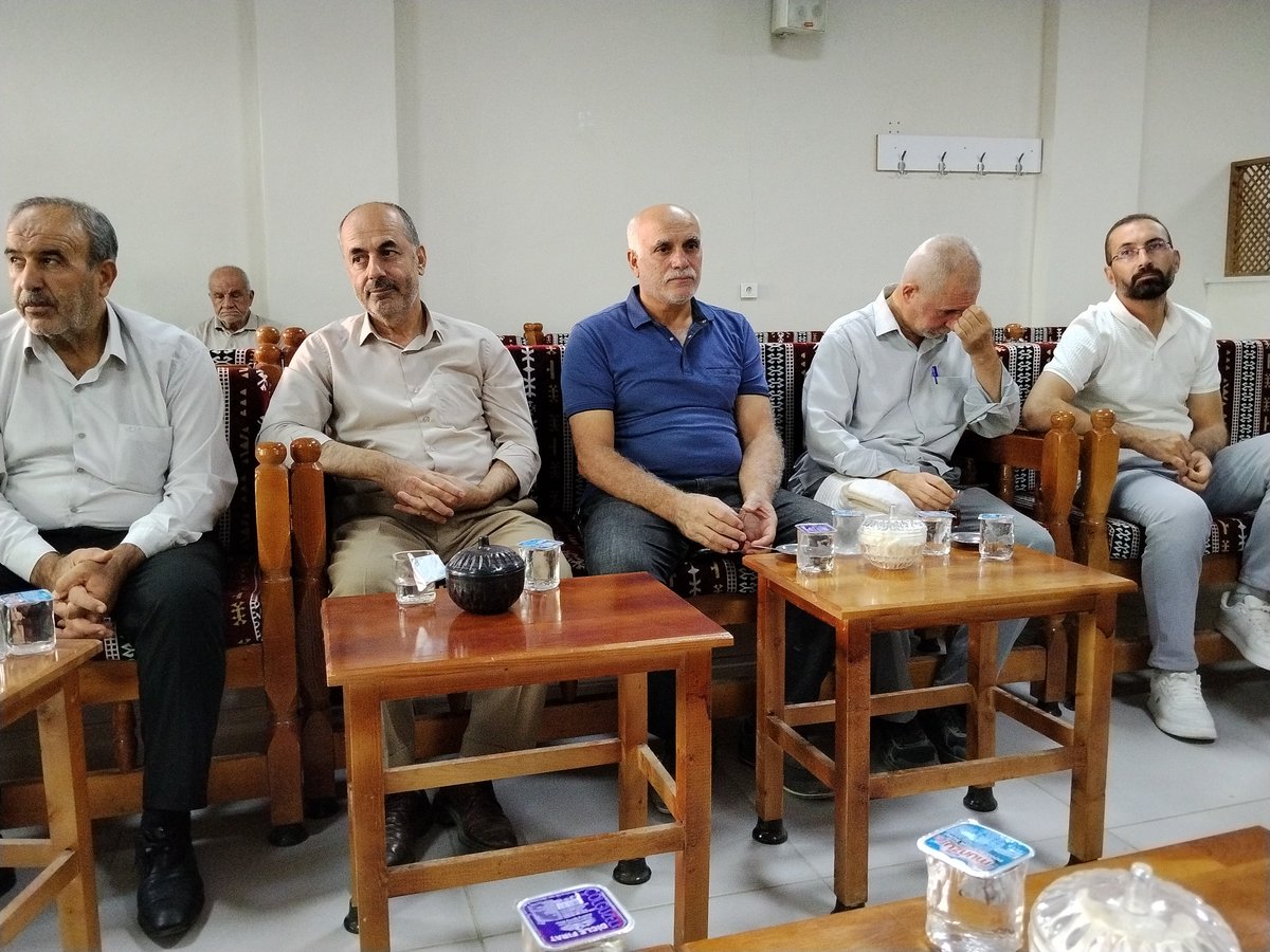 Abdulselaminal6's tweet photo. #HÜDAPAR Mardin İl Başkanımız Sn; Abdülaziz Önen ve Mazıdağı İlçe Başkanımız Sn; Hacı Ürün ve heyetleri ile Uluş ailesinin taziyesine katılım sağladık.
Merhuma Allah'tan rahmet, kederli Uluş ailesine ve yakınlarına başsağlığı ve sabır diliyoruz.

Mekanı cennet olsun. https://t.co/J5AbkVAB4Z